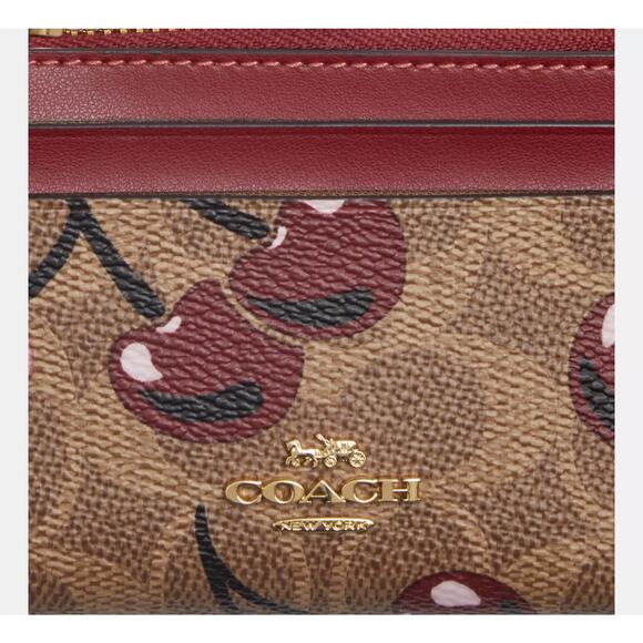 🍒 Coach Mini Skinny Id Case In Signature Canvas With Cherry Print - Picture 3 of 12